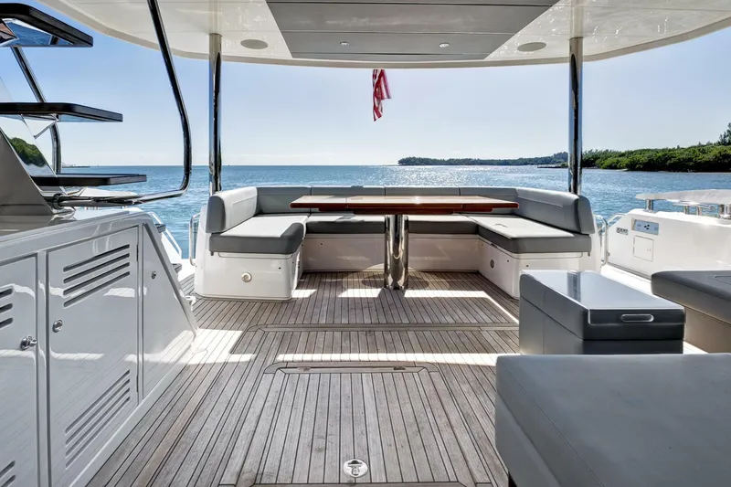 Slide: The Image of Sunseeker 76 Yacht 2024 - 11