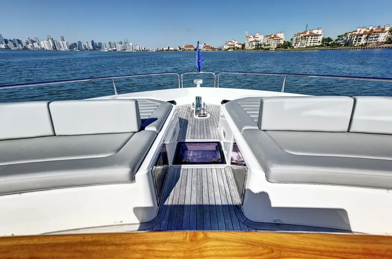 Slide: The Image of Sunseeker 76 Yacht 2024 - 21