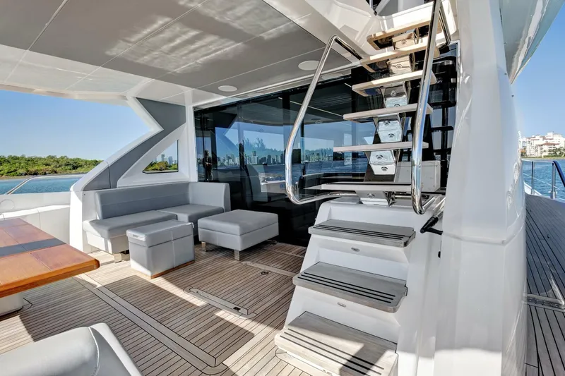 Slide: The Image of Sunseeker 76 Yacht 2024 - 22