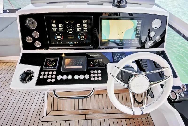 Slide: The Image of Sunseeker 76 Yacht 2024 - 27