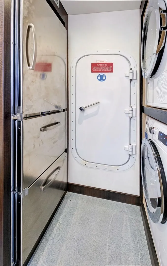 Slide: The Image of Sunseeker 76 Yacht 2024 - 44