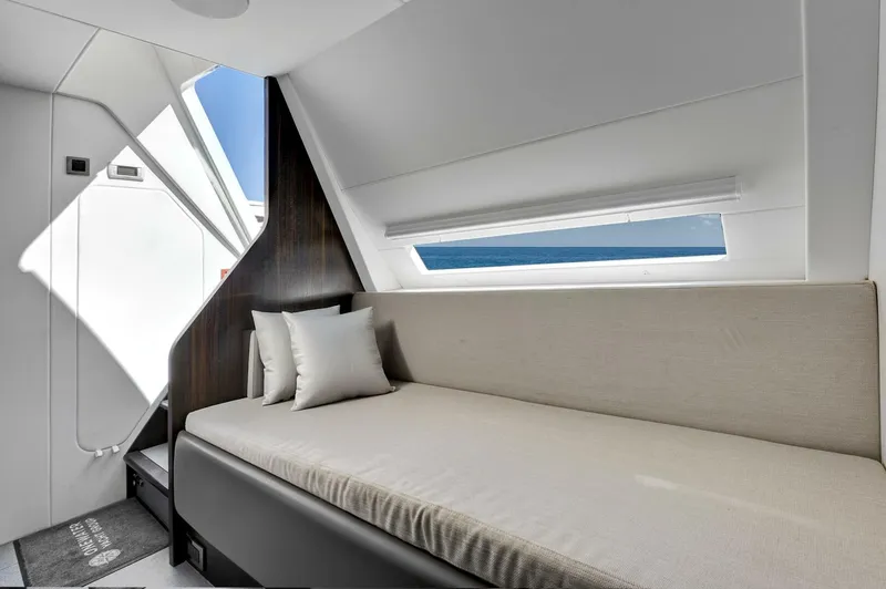 Slide: The Image of Sunseeker 76 Yacht 2024 - 45