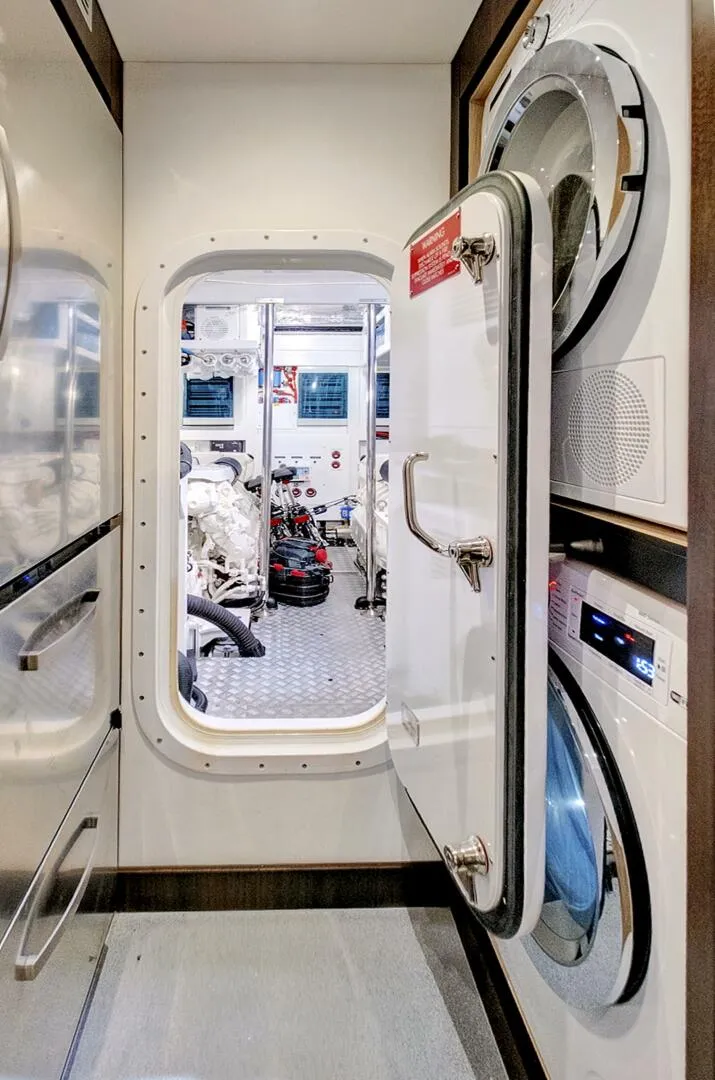 Slide: The Image of Sunseeker 76 Yacht 2024 - 48