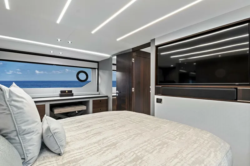 Slide: The Image of Sunseeker 76 Yacht 2024 - 59