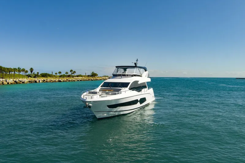 Slide: The Image of Sunseeker 76 Yacht 2024 - 6