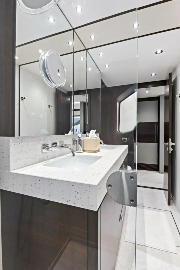 Slide: The Image of Sunseeker 76 Yacht 2024 - 69