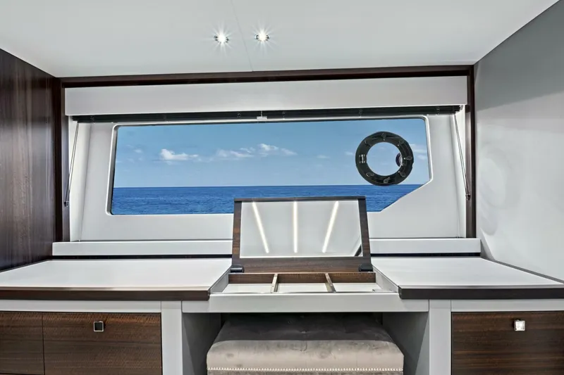 Slide: The Image of Sunseeker 76 Yacht 2024 - 70