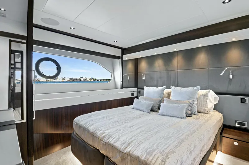 Slide: The Image of Sunseeker 76 Yacht 2024 - 73