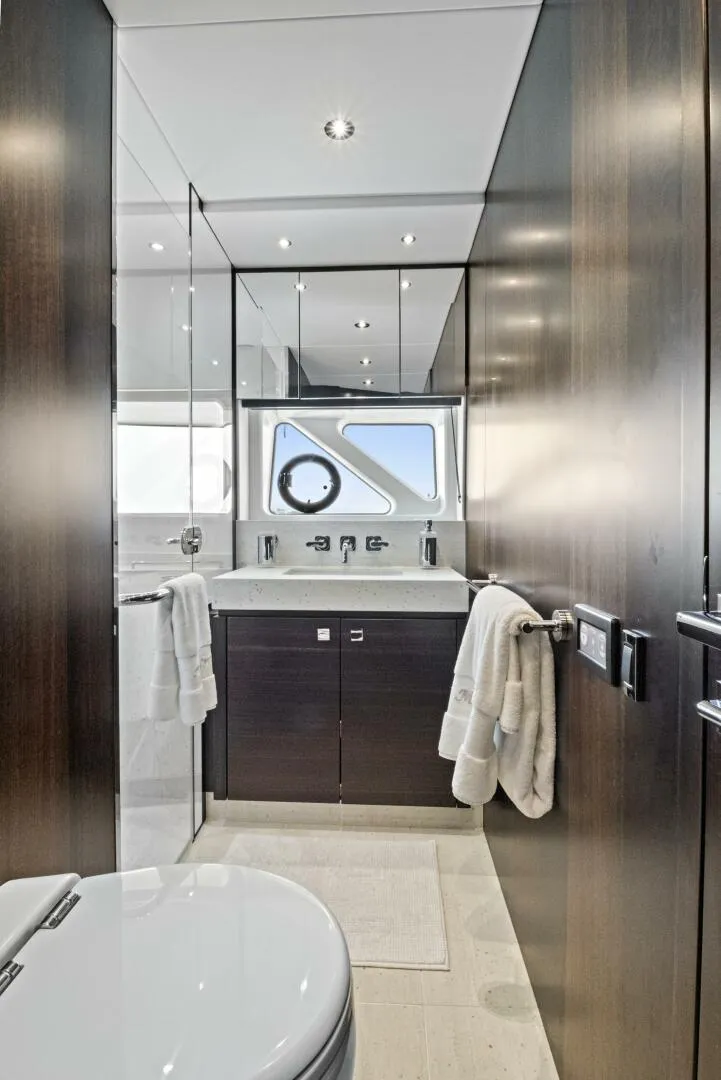Slide: The Image of Sunseeker 76 Yacht 2024 - 87