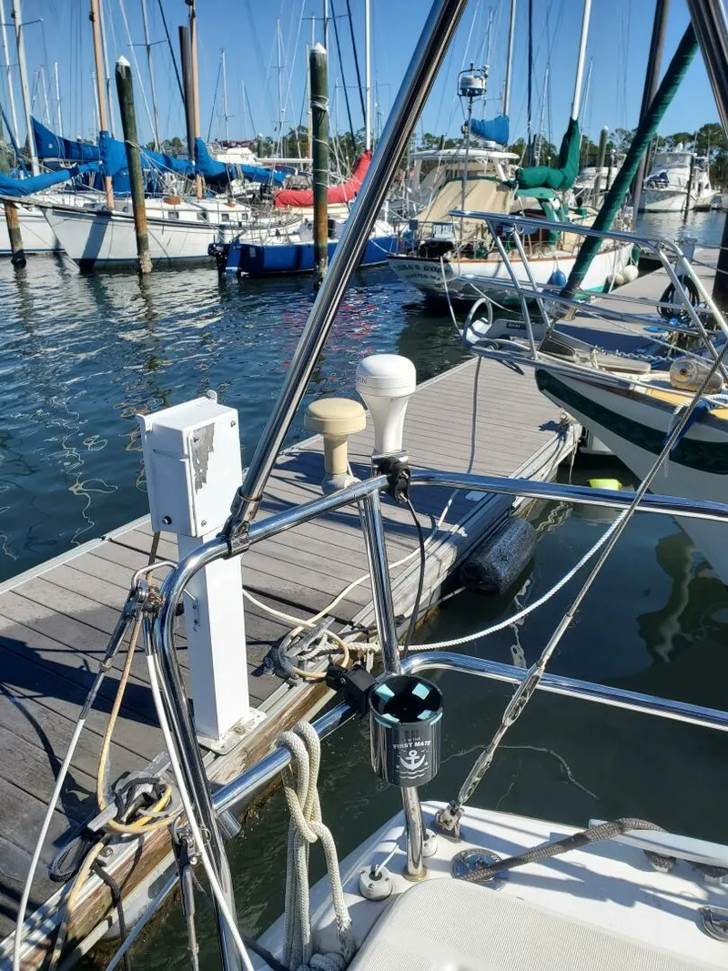 Slide: The Image of Beneteau Oceanis 34 2011 - 16