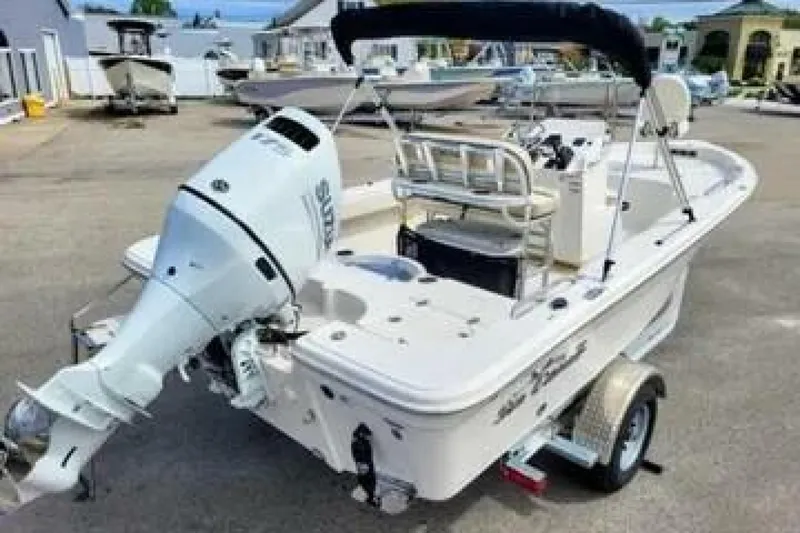 Slide: The Image of Sea Chaser 21 LX 2022 - 3