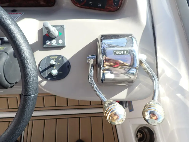 Slide: The Image of Sea Ray 340 Sundancer 2006 - 13
