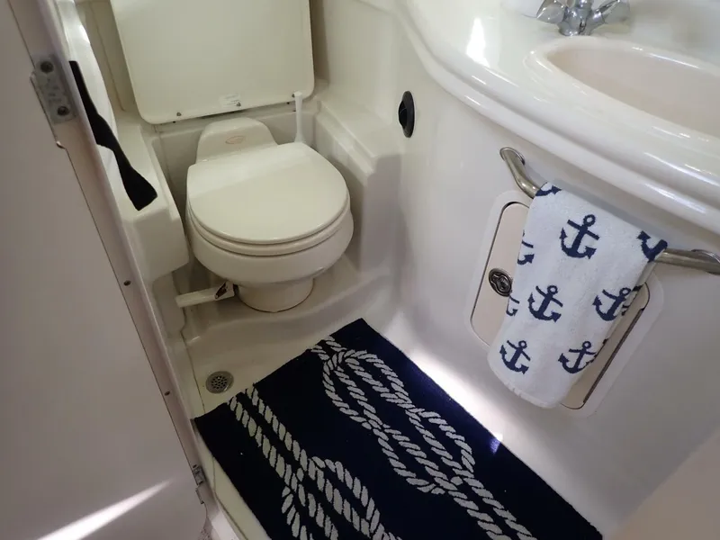 Slide: The Image of Sea Ray 340 Sundancer 2006 - 26