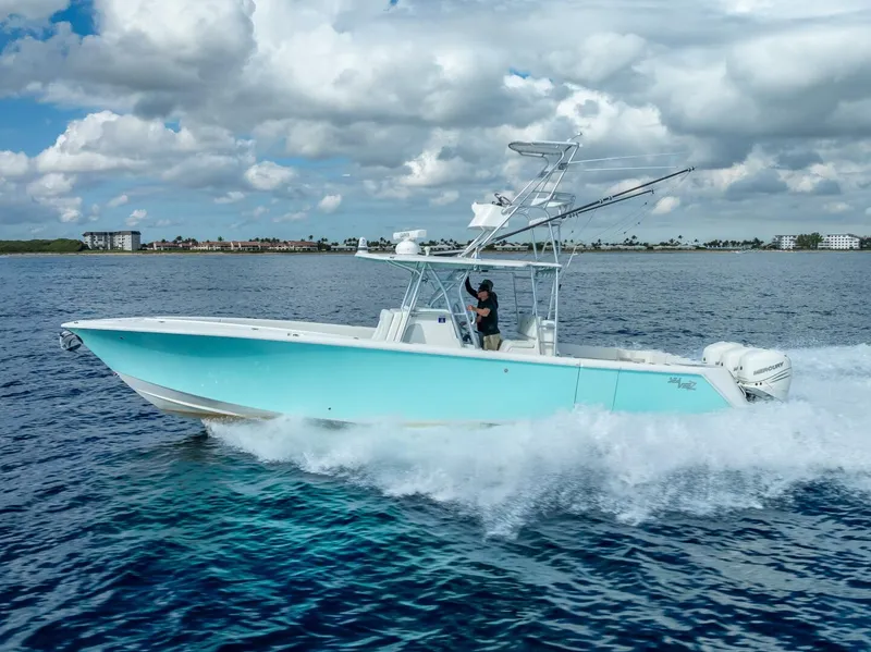 Slide: The Image of SeaVee 370Z 2017 - 13