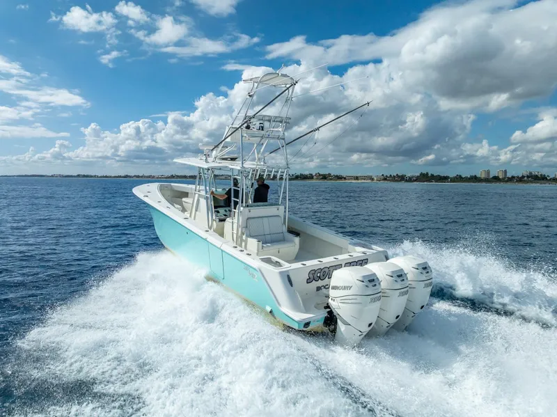 Slide: The Image of SeaVee 370Z 2017 - 14