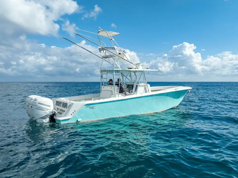 Slide: The Image of SeaVee 370Z 2017 - 2