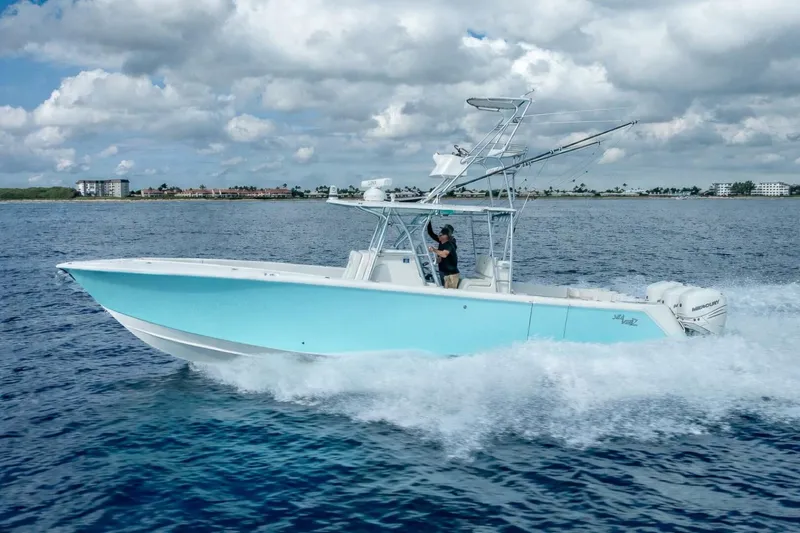 Slide: The Image of SeaVee 370Z 2017 - 20