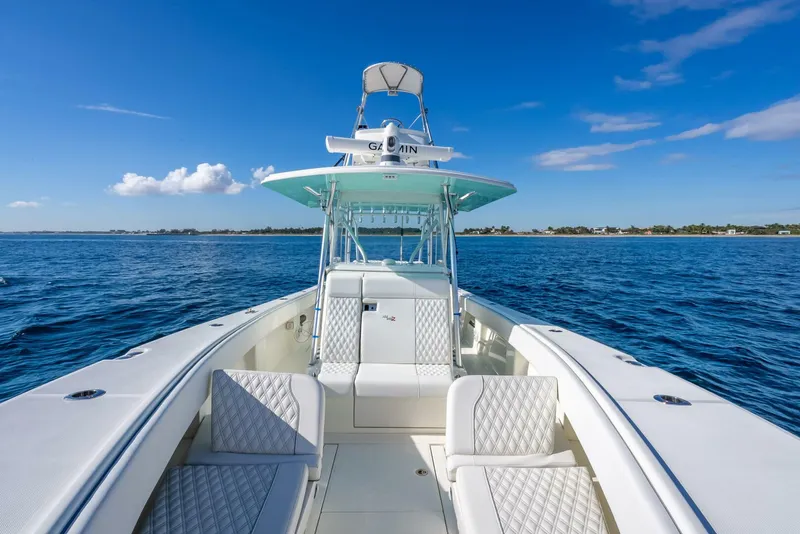 Slide: The Image of SeaVee 370Z 2017 - 34