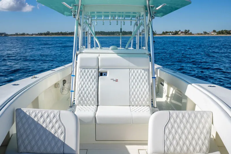 Slide: The Image of SeaVee 370Z 2017 - 36
