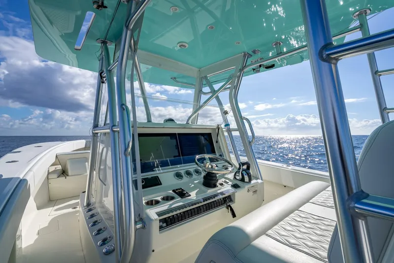 Slide: The Image of SeaVee 370Z 2017 - 39