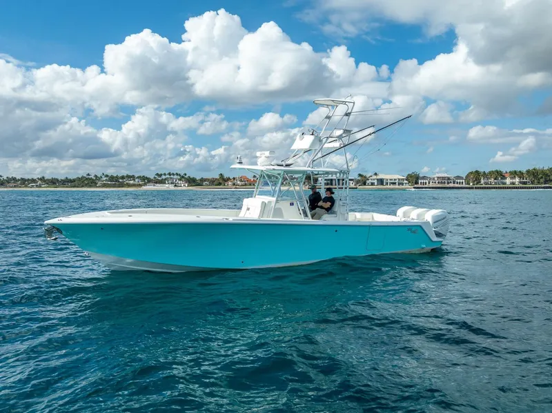 Slide: The Image of SeaVee 370Z 2017 - 4