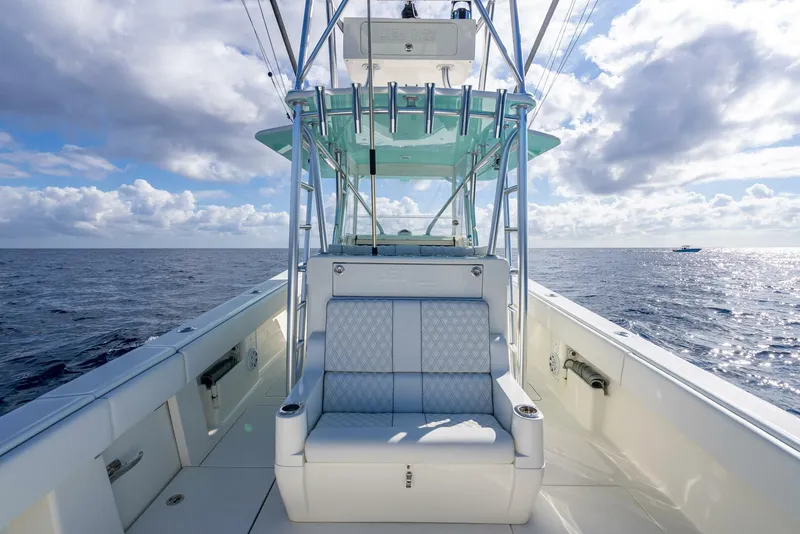 Slide: The Image of SeaVee 370Z 2017 - 54