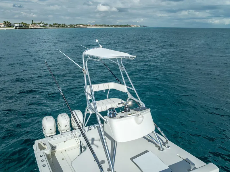 Slide: The Image of SeaVee 370Z 2017 - 9