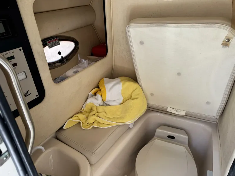 Slide: The Image of Sea Ray 290 Bowrider 2002 - 17