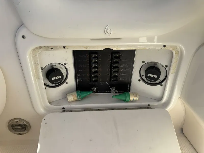 Slide: The Image of Sea Ray 290 Bowrider 2002 - 23