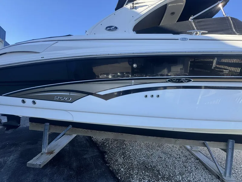 Slide: The Image of Sea Ray 290 Bowrider 2002 - 7