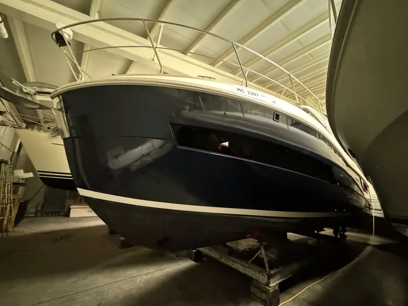 Slide: The Image of Carver Yachts C37 2017 - 10