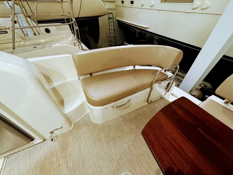 Slide: The Image of Carver Yachts C37 2017 - 19