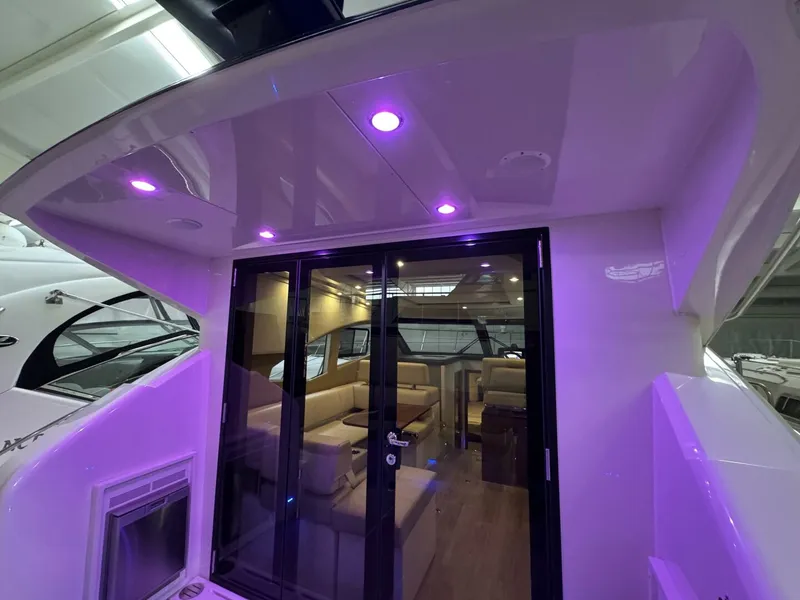 Slide: The Image of Carver Yachts C37 2017 - 22