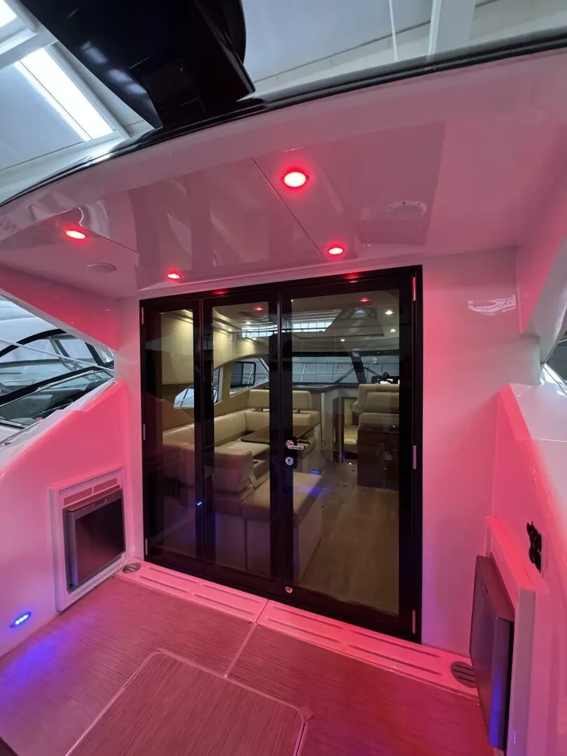 Slide: The Image of Carver Yachts C37 2017 - 23