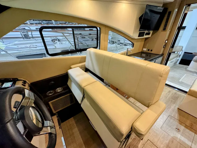 Slide: The Image of Carver Yachts C37 2017 - 33