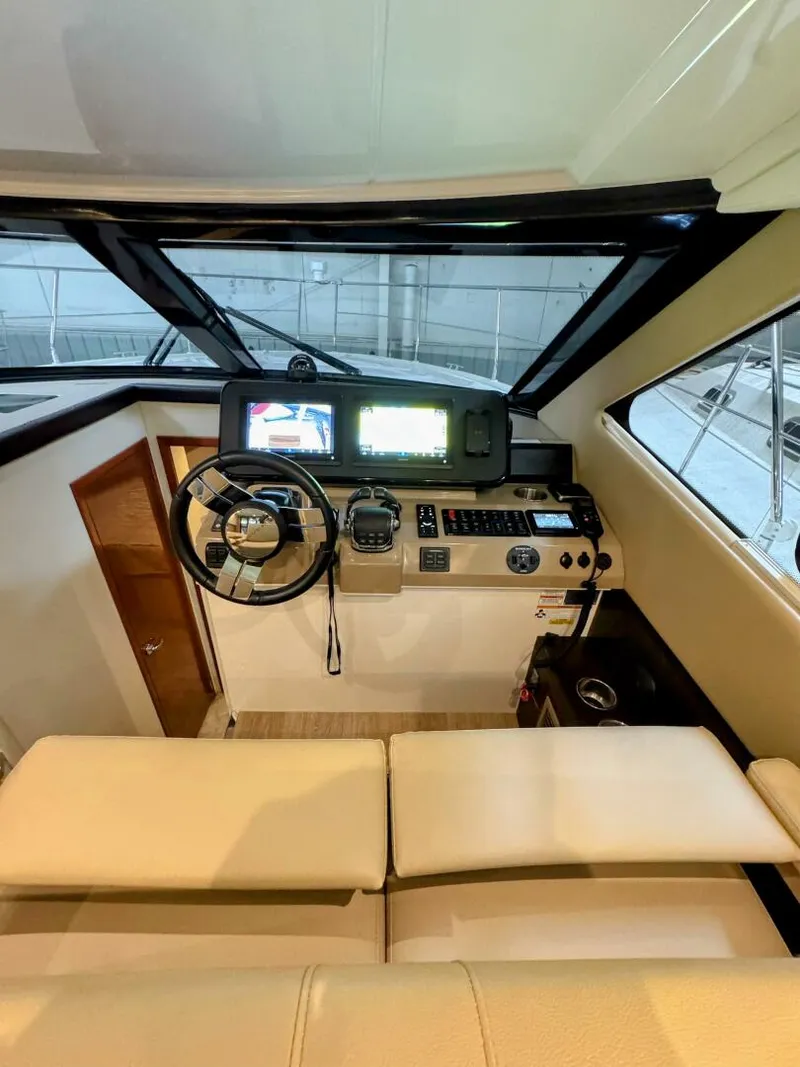 Slide: The Image of Carver Yachts C37 2017 - 37