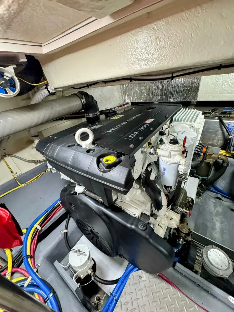 Slide: The Image of Carver Yachts C37 2017 - 81