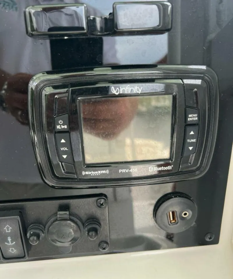 Slide: The Image of Sea Hunt 255 Ultra SE 2018 - 12