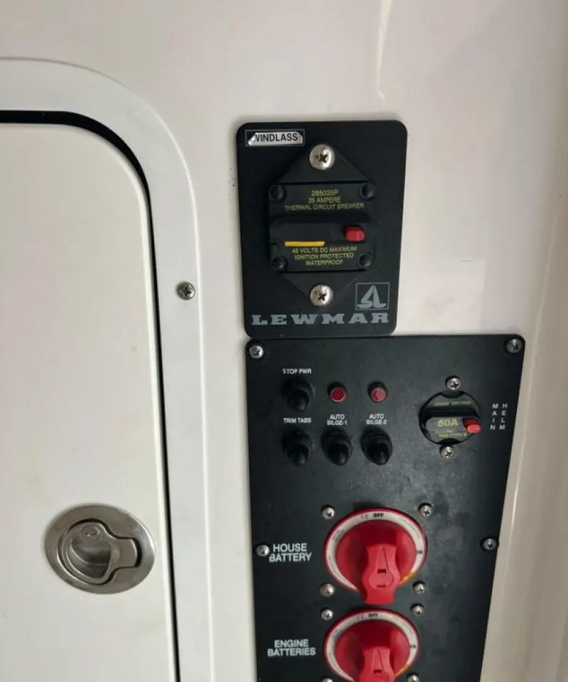 Slide: The Image of Sea Hunt 255 Ultra SE 2018 - 16