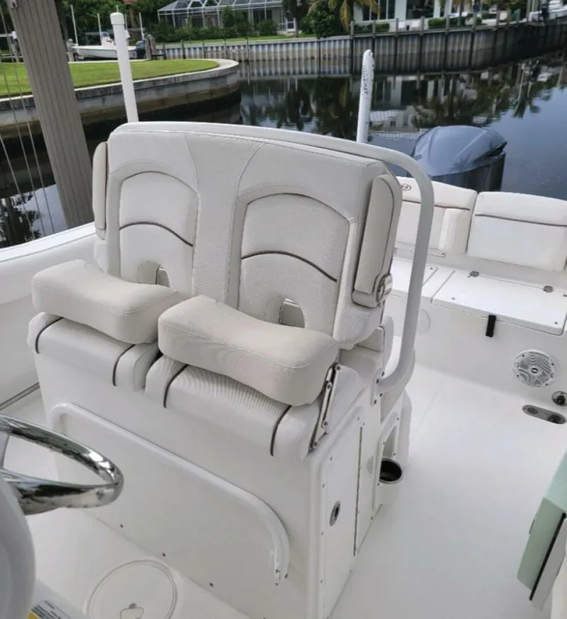 Slide: The Image of Sea Hunt 255 Ultra SE 2018 - 17
