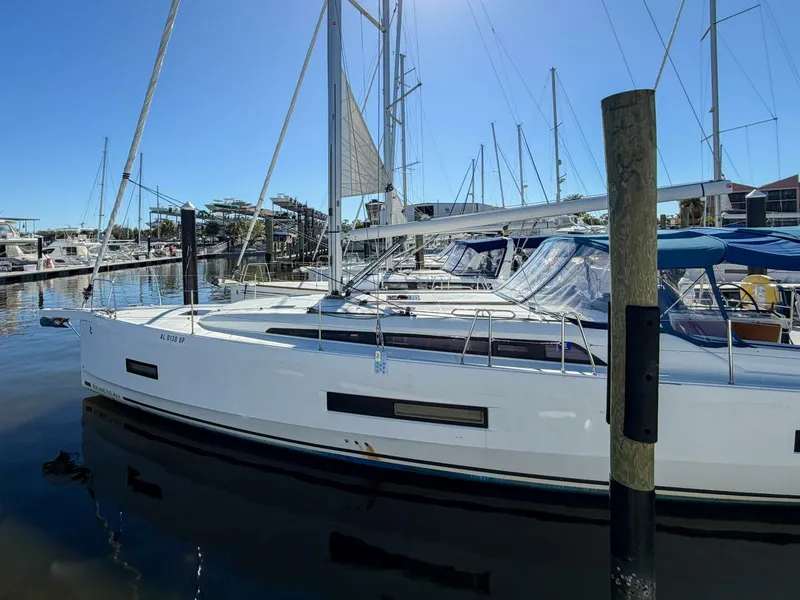 Slide: The Image of Beneteau 40.1 2022 - 117
