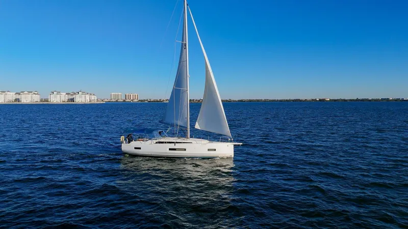Slide: The Image of Beneteau 40.1 2022 - 122