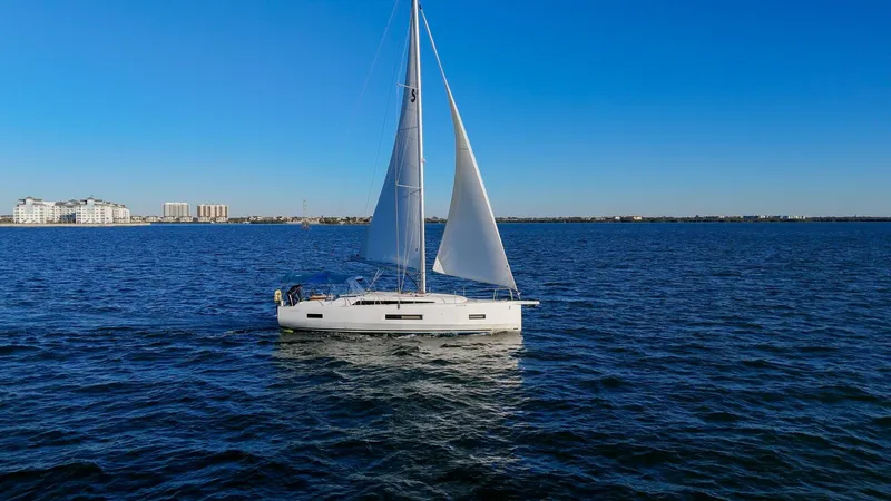 Slide: The Image of Beneteau 40.1 2022 - 123
