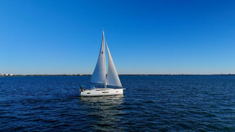 Slide: The Image of Beneteau 40.1 2022 - 124