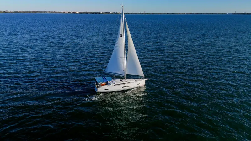 Slide: The Image of Beneteau 40.1 2022 - 126