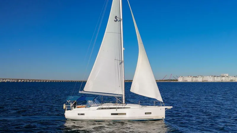 Slide: The Image of Beneteau 40.1 2022 - 151