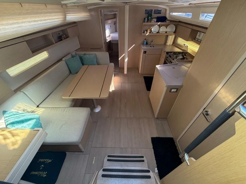 Slide: The Image of Beneteau 40.1 2022 - 3