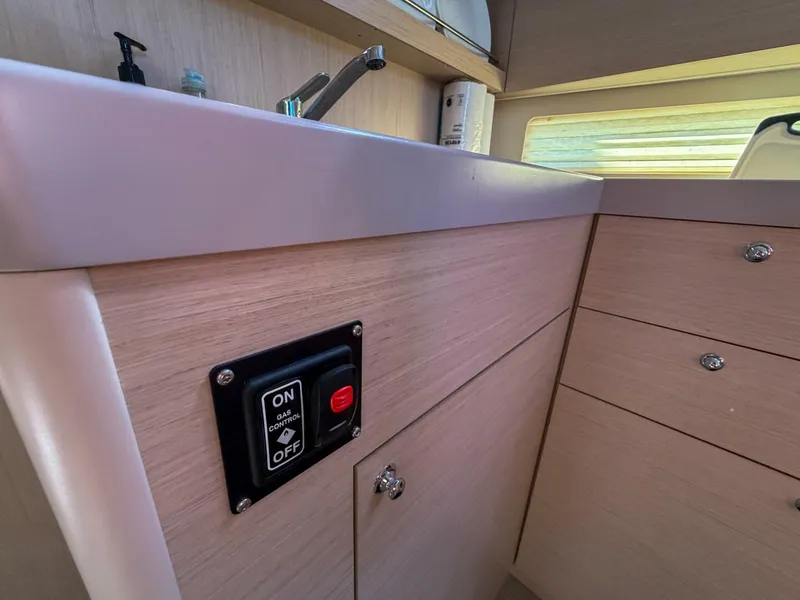 Slide: The Image of Beneteau 40.1 2022 - 30