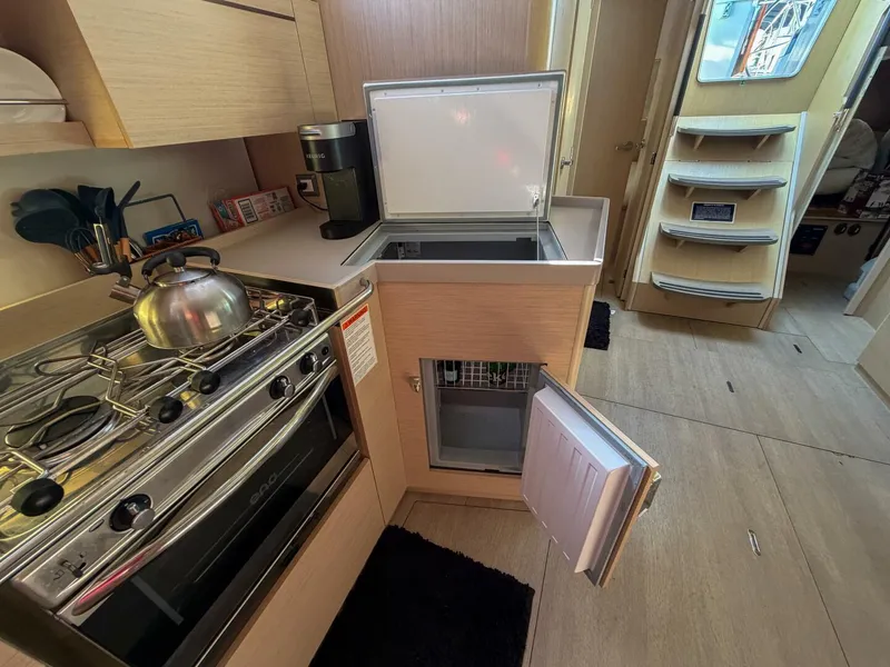 Slide: The Image of Beneteau 40.1 2022 - 32
