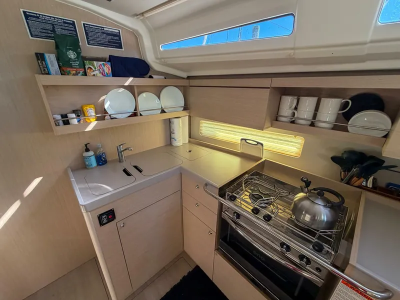 Slide: The Image of Beneteau 40.1 2022 - 33